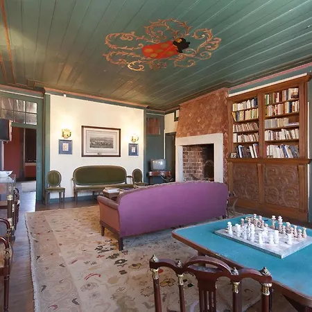 Conde De Ferreira Palace Guest house