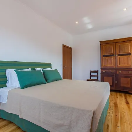 Conde De Ferreira Palace Guest house